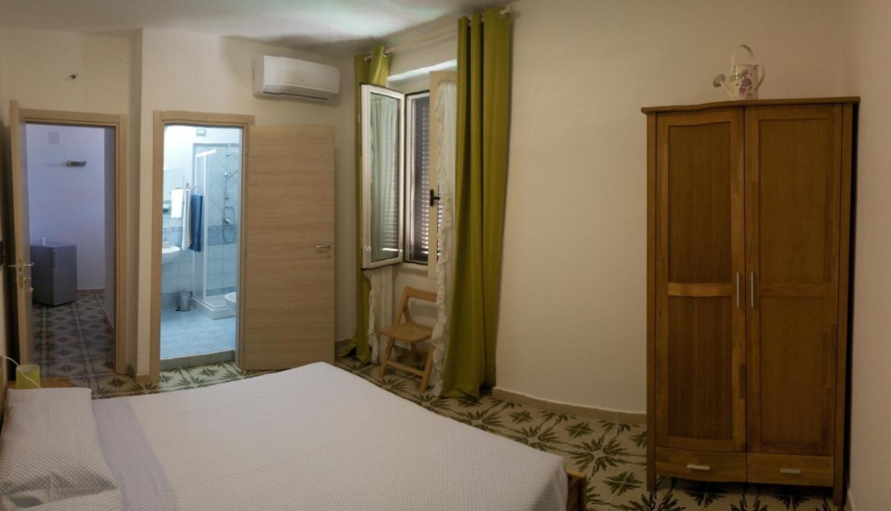 Bed and Breakfast I Tre Scalini Стинтино Экстерьер фото