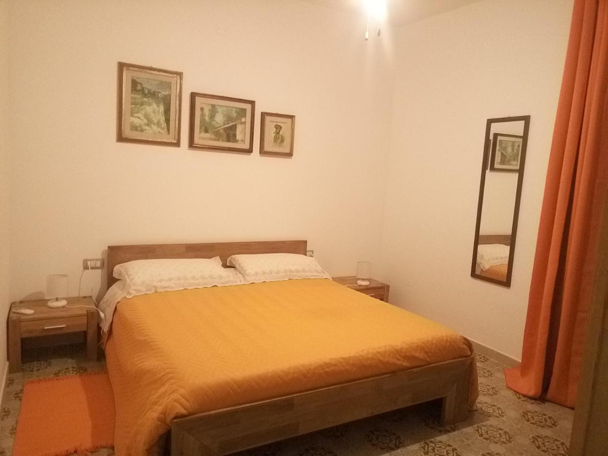 Bed and Breakfast I Tre Scalini Стинтино Экстерьер фото