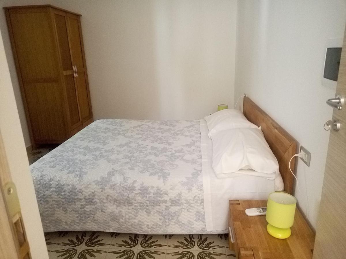 Bed and Breakfast I Tre Scalini Стинтино Экстерьер фото