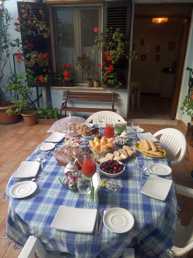 Bed and Breakfast I Tre Scalini Стинтино Экстерьер фото